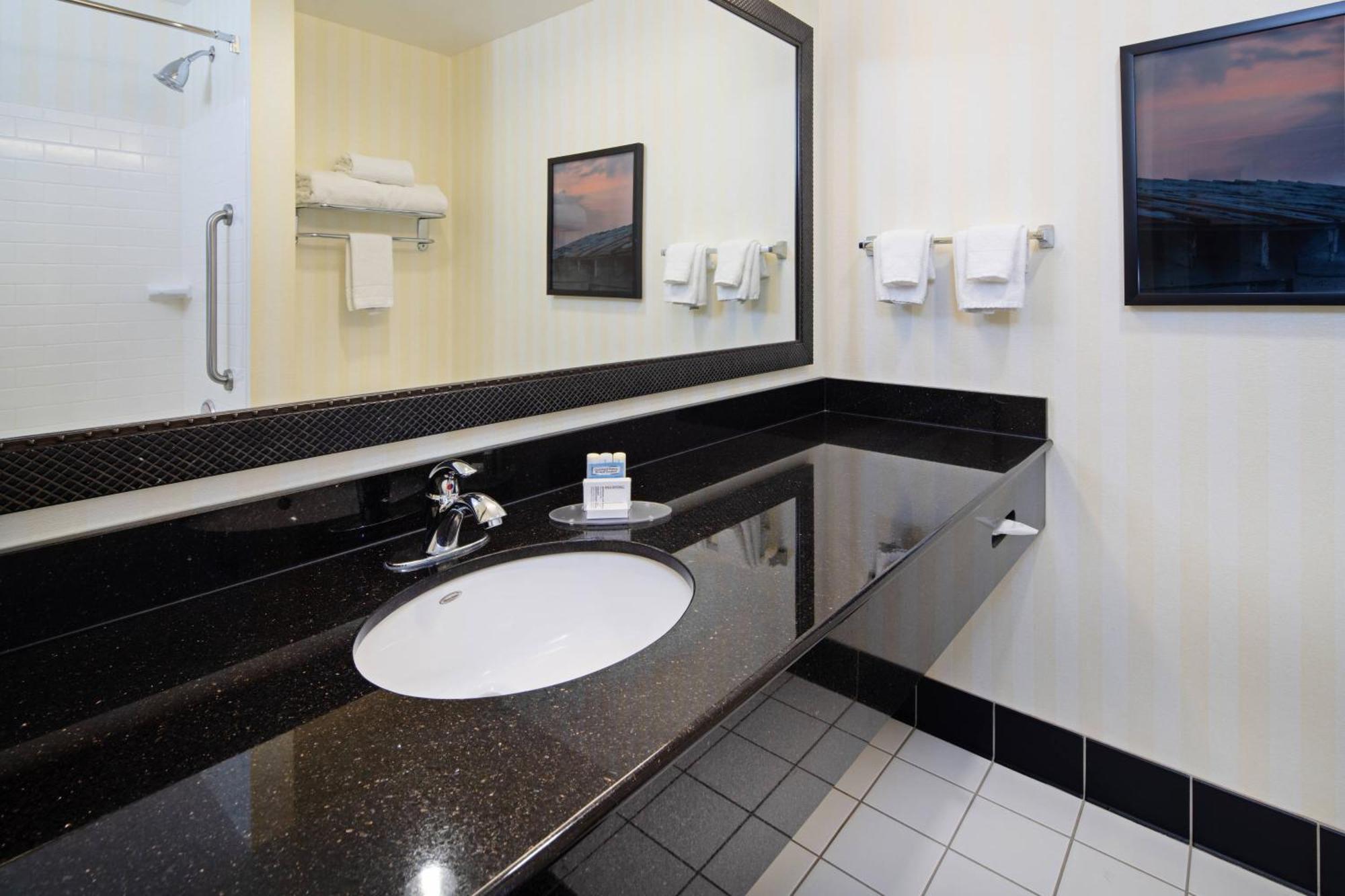 Fairfield Inn & Suites Seattle Bremerton Eksteriør billede