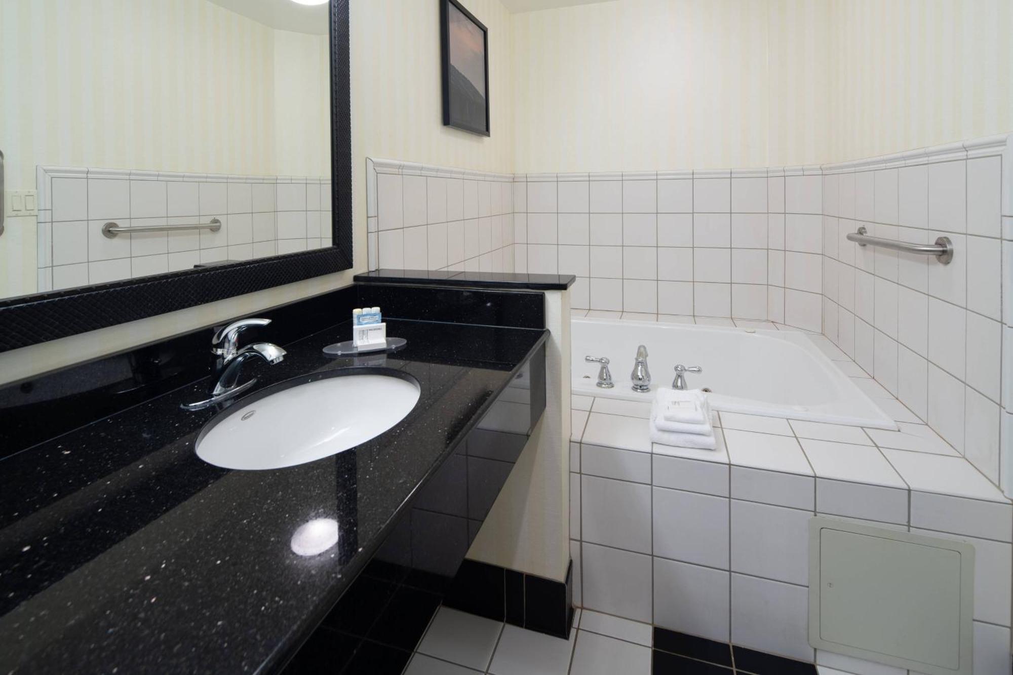 Fairfield Inn & Suites Seattle Bremerton Eksteriør billede
